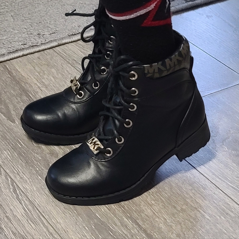 Michael Kors Girl Dressing Boots